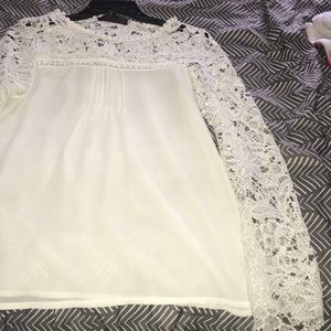 Medium size dress shirt.